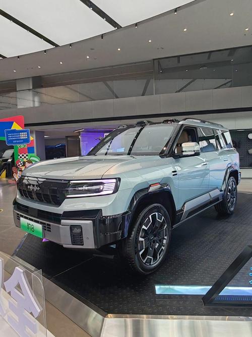 成都117比亚迪方程豹硬派越野的爆款，英菲尼迪35周年与你共成长